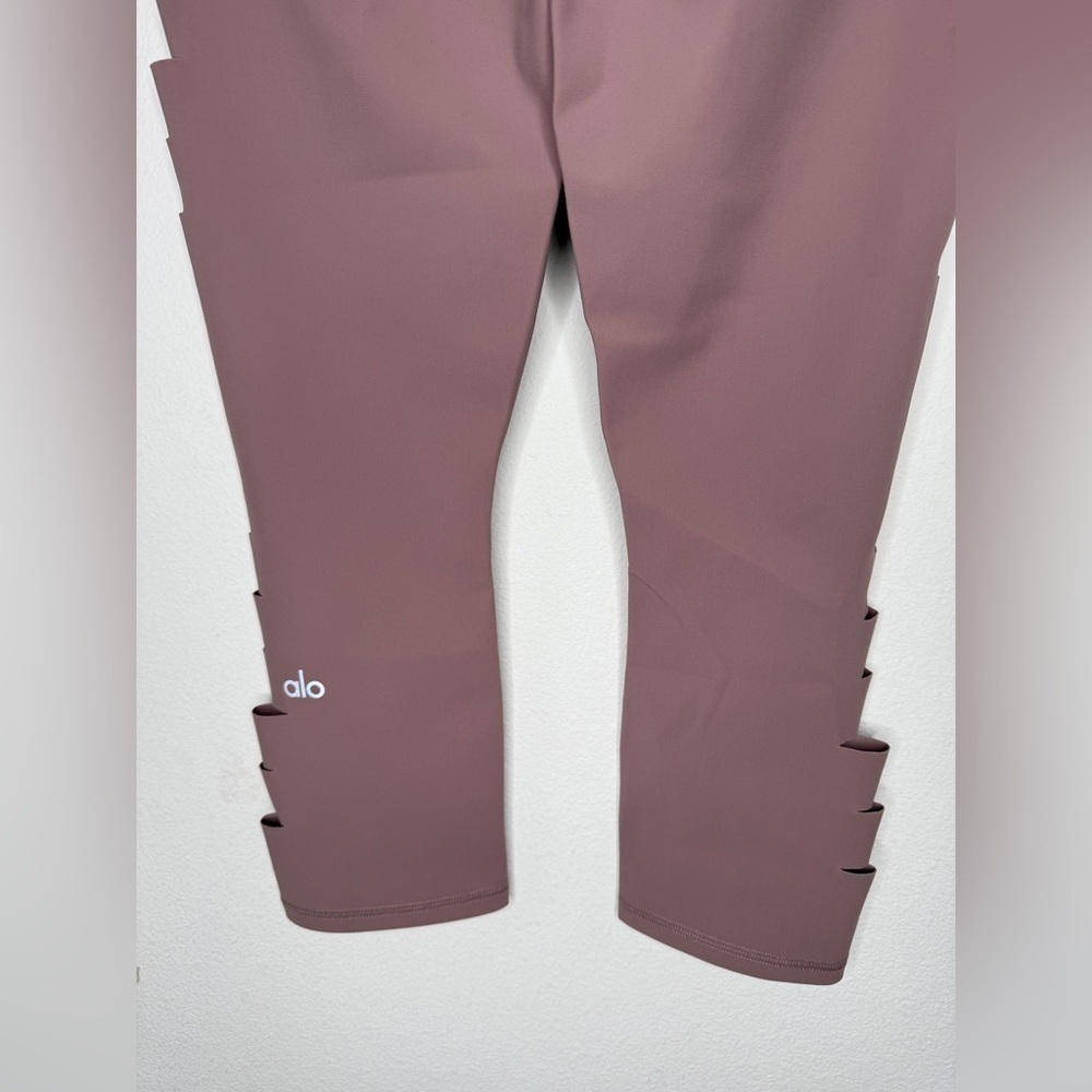 NWOT ALO YOGA High Waist Slice Capri Leggings for Yoga Pants SMALL - Picture 8 of 9